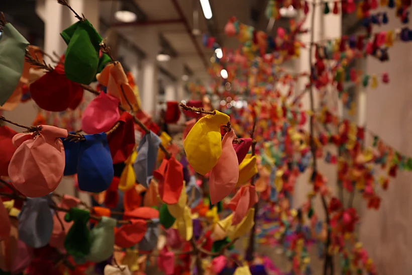 תערוכה סאם חלבי צייד הצבעים