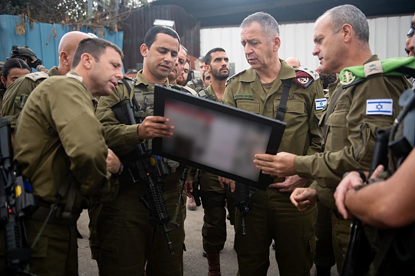 הרמטכ''ל אביב כוכבי בזירת הפיגוע בקריית ארבע