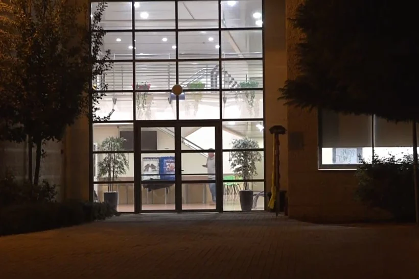 ''אני מעל 34 שנה מורה. מי מכין את עצמו לדבר כזה?''. חטיבת הביניים בכפר יונה בה אירע המקרה