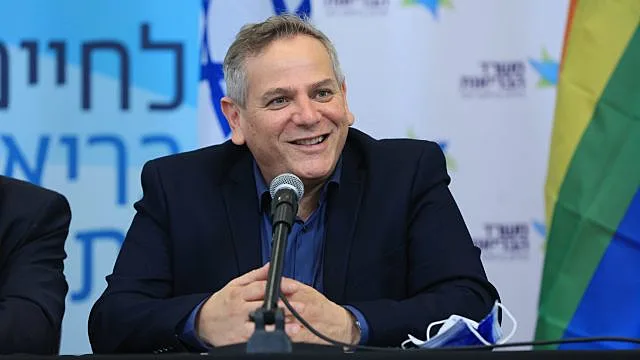 שר הבריאות ניצן הורוביץ מודיע על פתיחת מרפאה יעודית לקהילה הגאה בביה''ח שיבא