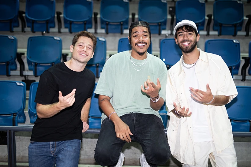 שחר סיאול, עומר חזן ואברהם ארנסון בחזרות לפסטיגל