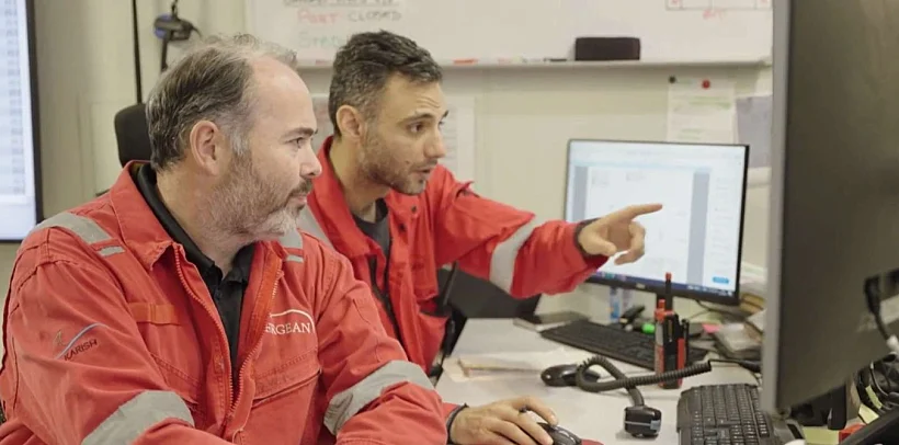 עובדים באסדת הגז ''כריש''