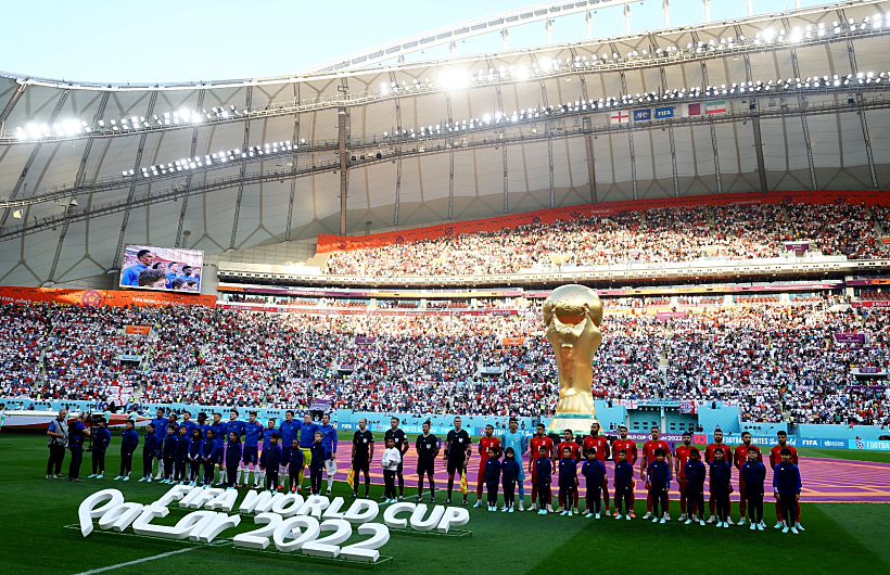 שחקני נבחרות אנגליה ואיראן במהלך ההמנונים, מונדיאל קטר 2022