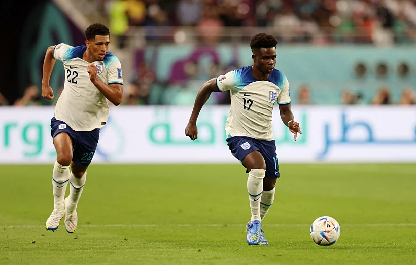 ג'וד בלינגהאם ובוקאיו סאקה במשחק מול איראן