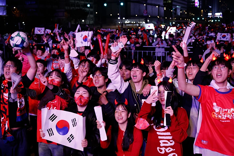 אוהדי דרום קוריאה חוגגים מונדיאל 2022 בקטר