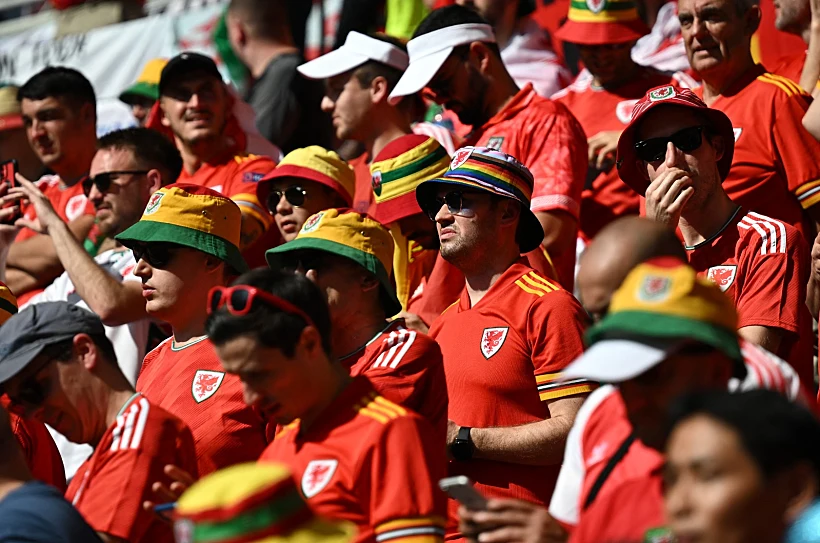 אוהדי נבחרת ויילס לפני המשחק מול איראן