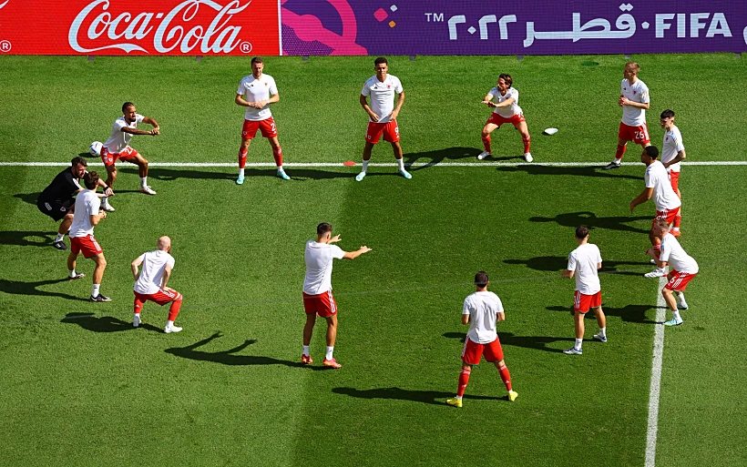 מונדיאל 2022 קטר, שחקני נבחרת ויילס בחימום לקראת המשחק מול איראן