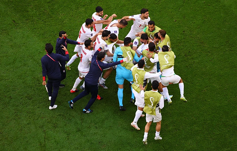 נבחרת איראן חוגגת, 2-0 מול ויילס