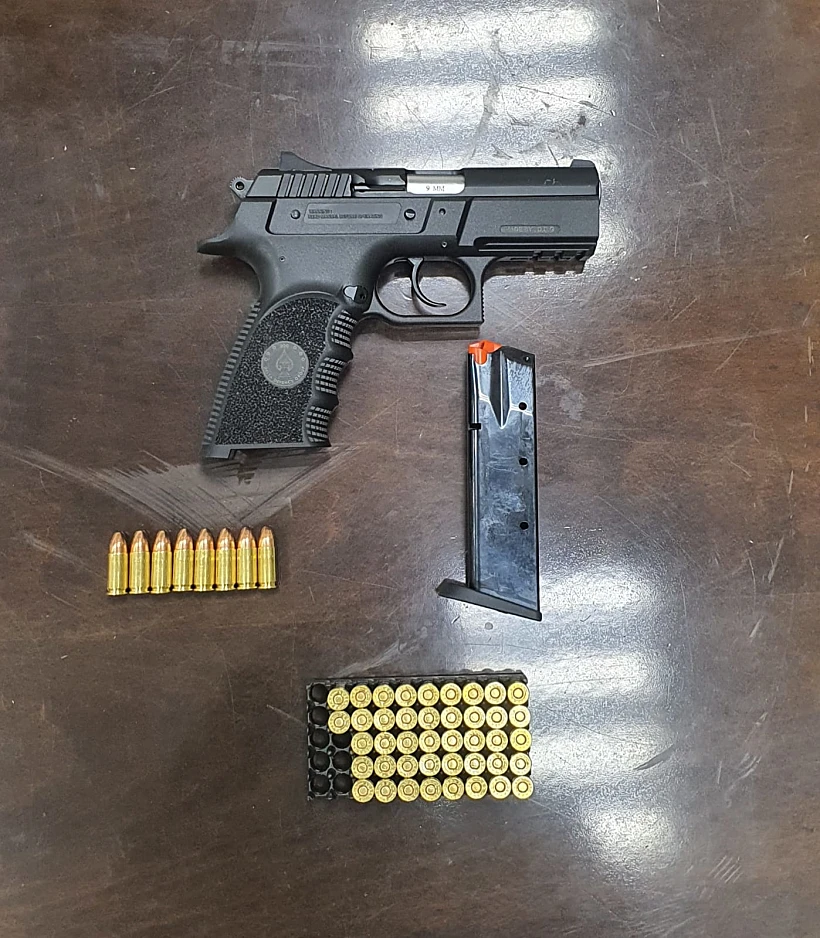 הציוד שנמצא ברשות החשוד