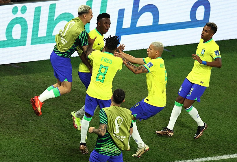 הברזילאים חוגגים את השער רגע לפני שהוא נפסל, שווייץ, מונדיאל 2022 קטר