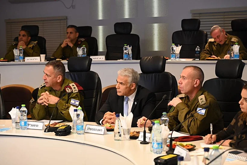רה''מ יאיר לפיד והרמטכ''ל אביב כוכבי בהערכת מצב באוגדת איו''ש