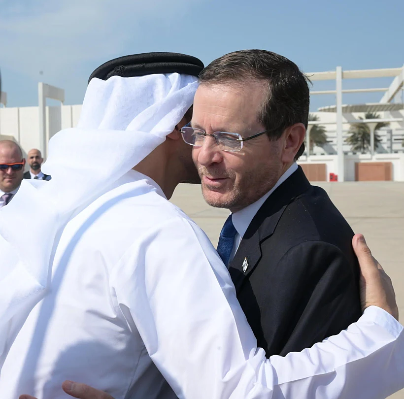 הנשיא הרצוג באבו דאבי עם שר החוץ של האמירויות, השייח' עבדאללה בן זאיד אאל נהיאן