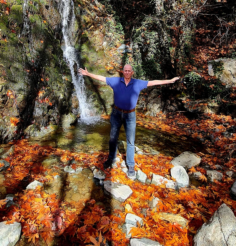 ''המנתח יצא ובכה''. נחשון הר צבי