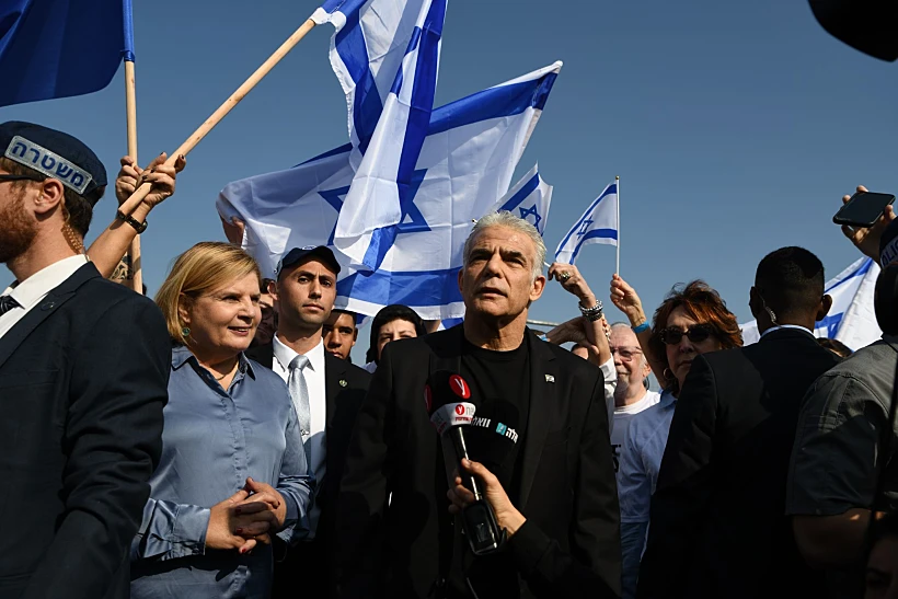 רה''מ יאיר לפיד עם פעילי יש עתיד בגשר קק''ל