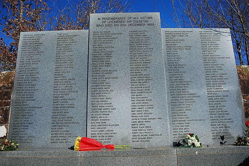 האנדרטה לזכר חללי אסון לוקרבי