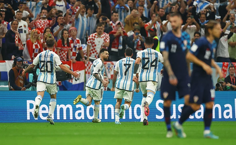 מסי חוגג מול קרואטיה מונדיאל 2002 בקטר