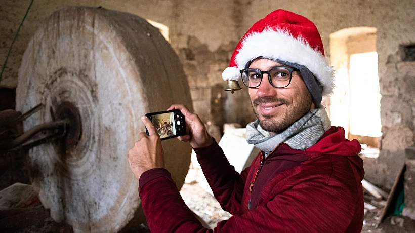 סיור במעיליא עם מורה הדרך אופק רון-כרמל. צילום: עדן מיכאל כהן