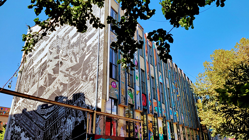 מתחם פבריקה מבחוץ. צילןם: מיכל בן ארי מנור