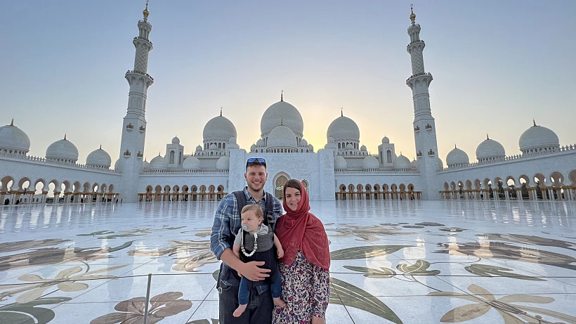 דנה גלבוע והמשפחה באבו דאבי