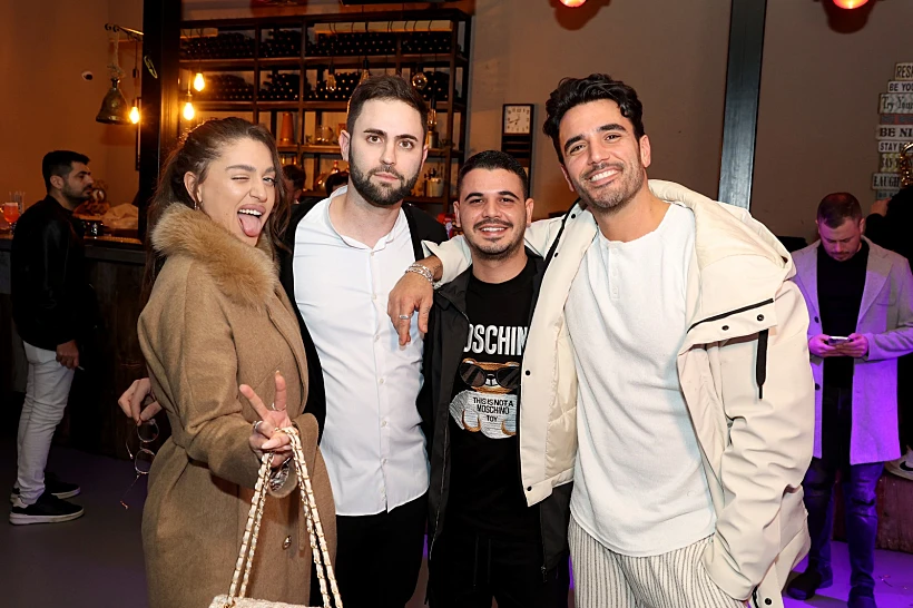 אור גפן, תום חיימוב, לינוי סביניק ובן זוגה