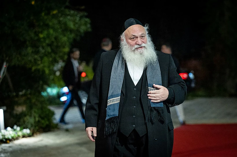 שר השיכון יצחק גולדקנופף