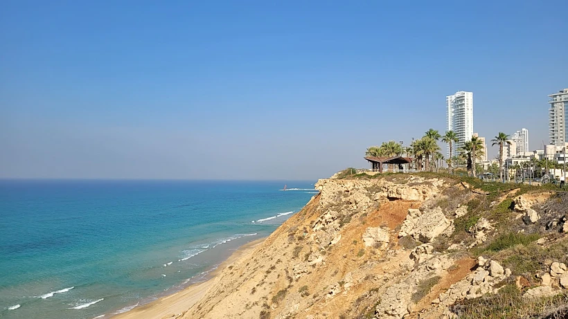 טיילת המצוק נתניה