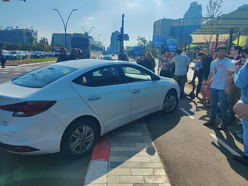 הפגנה, באר שבע, דריסה, הרכב של הנהג החשוד בניסיון דריסת מפגינים בב''ש