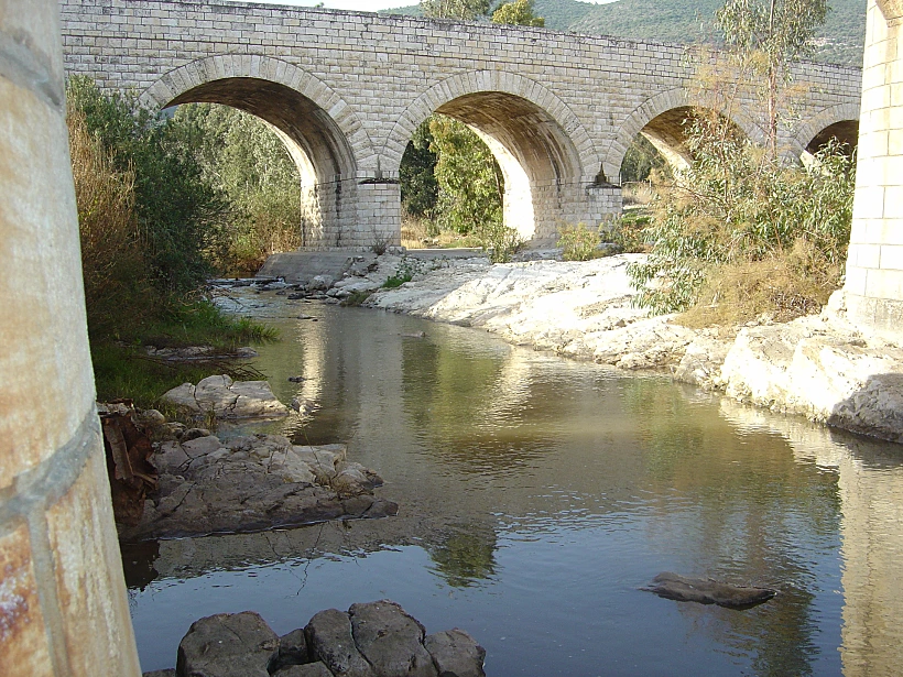גשר הרכבת בפארק העמקים
