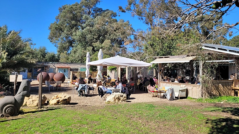 קפה זהרה, עין כרמל