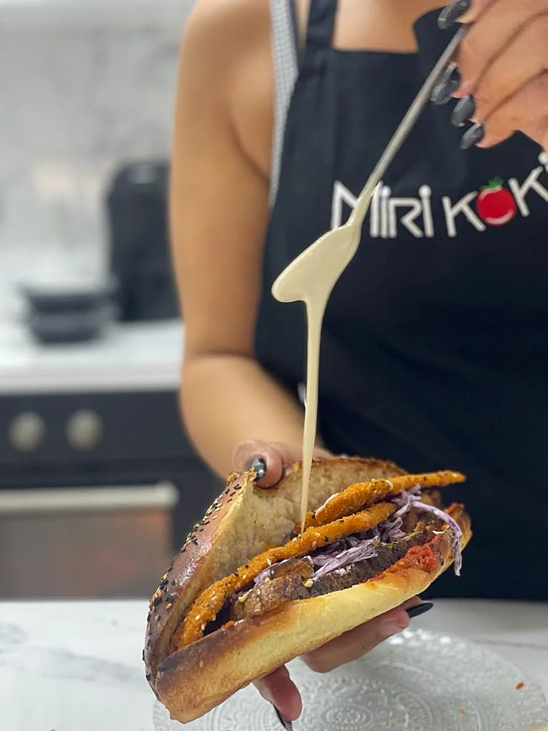 מירי קוקי, שניצל