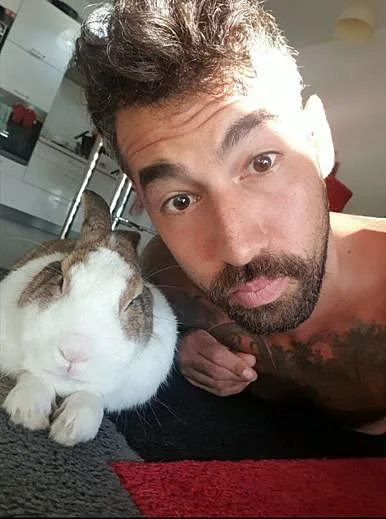 גיא רוזן, הישרדות, נבי הארנב