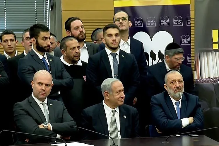 אריה דרעי, בנימין נתניהו, ואמיר אוחנה