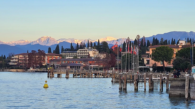 בוקר עולה על סירמיונה