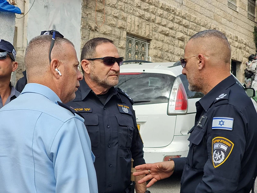 המפכ''ל קובי שבתאי בזירת הפיגוע בעיר דוד