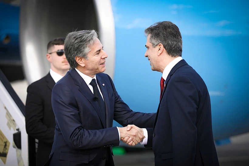 שר החוץ אלי כהן מקבל בנתב''ג את פניו של מזכיר המדינה אנתוני בלינקן