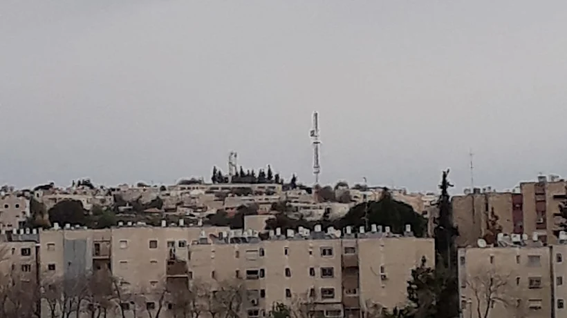 שכונת גבעת חרסינה, קרית ארבע