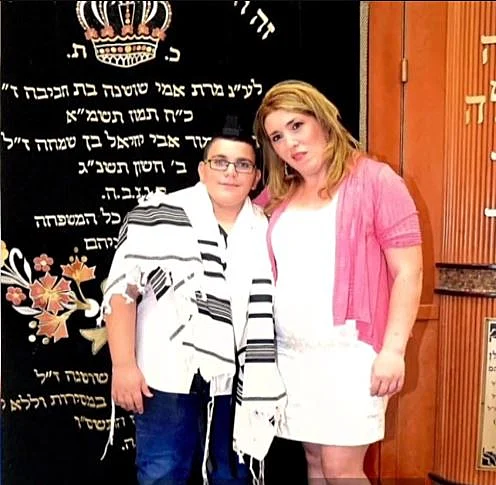 מתן ואימו, טינה