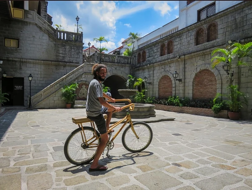 רכיבה על אופני במ-ביק במנילה