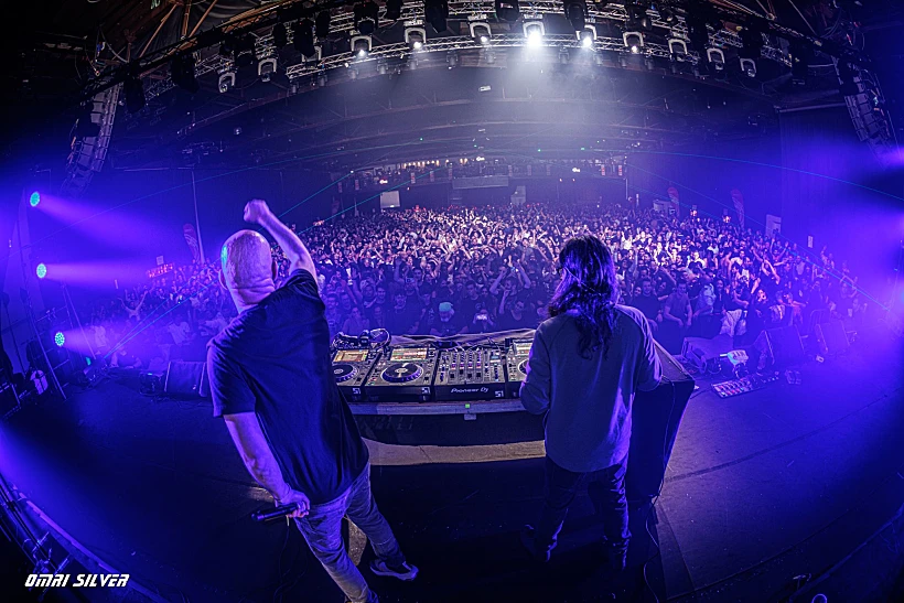 אינפקט מאשרום בהופעה