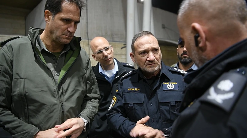 המפכ''ל קובי שבתאי בזירת הפיגוע