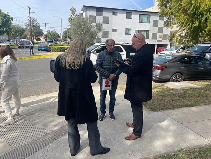 יהודים נורו בלוס אנג'לס, המשטרה מתחקרת בזירת הירי