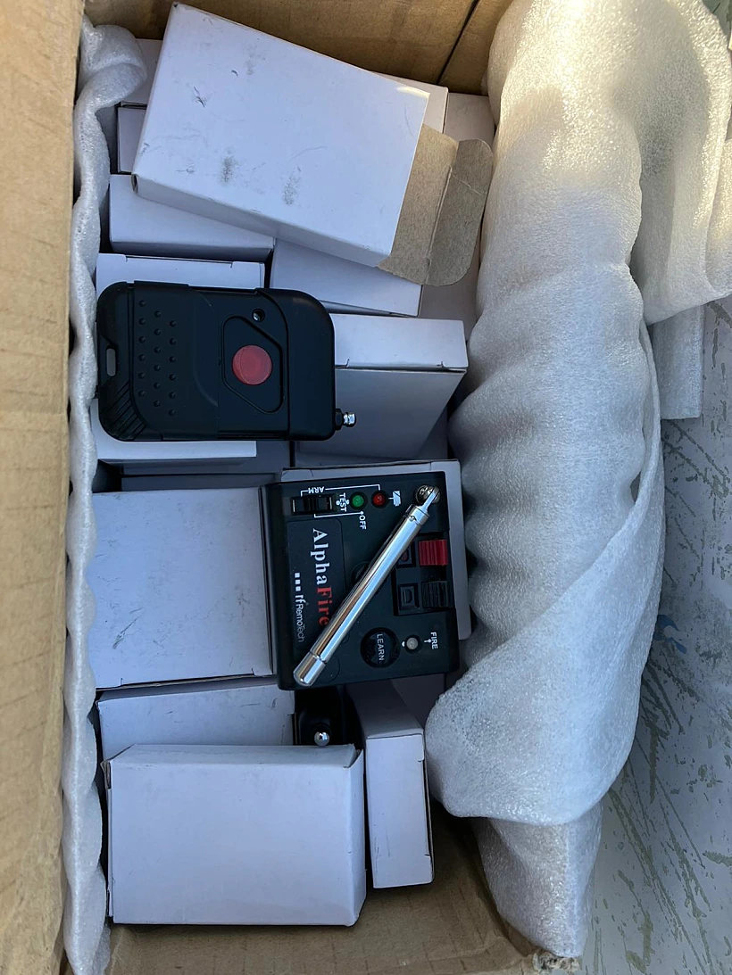 מרכיבים להכנת מטען שנתפסו אצל תושב הדרום