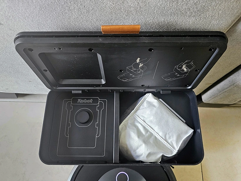 iRobot Roomba Combo J7 Plus.