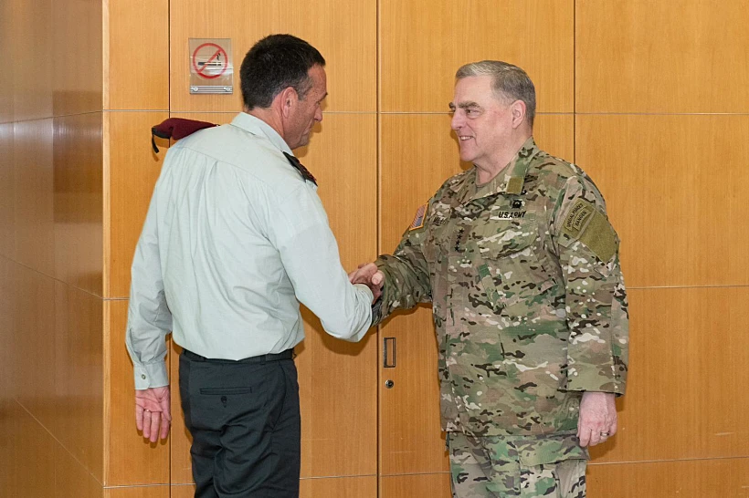 הרמטכ''ל הרצי הלוי עם הגנרל מארק מילי