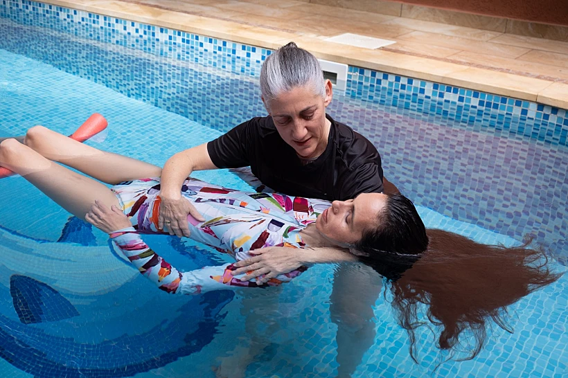 טיפול מרגיע במים אצל איריס רוזן