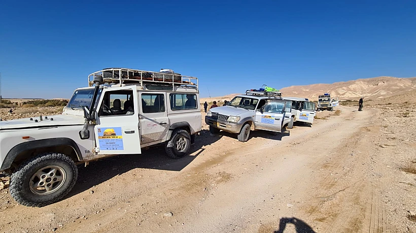 טיול גי'פים לשמורת עין עקב עם דר' חיים ברגר.