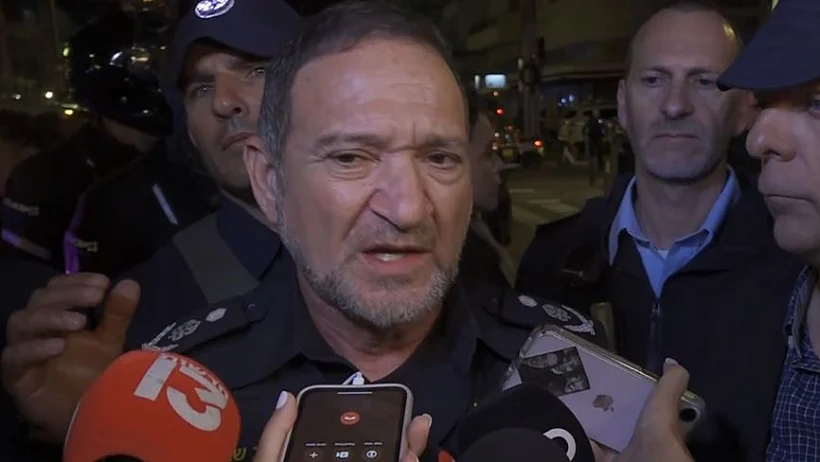 המפכ''ל קובי שבתאי בזירת הפיגוע בתל אביב