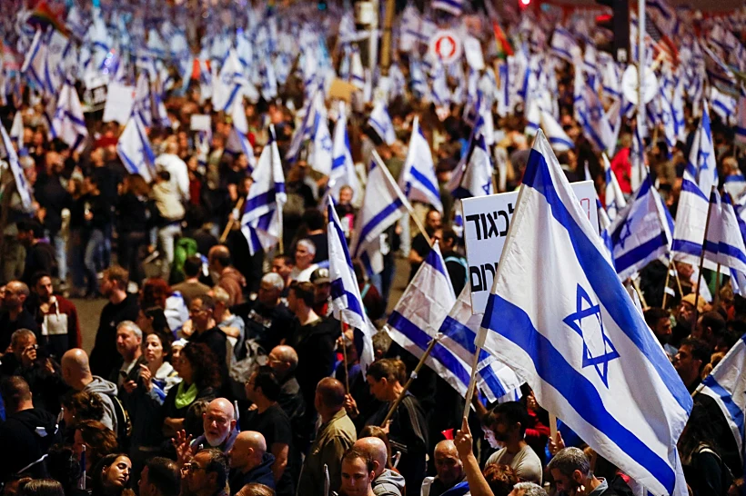 הפגנה נגד המהפכה המשפטית ברחוב קפלן. תל אביב, 11 במרץ