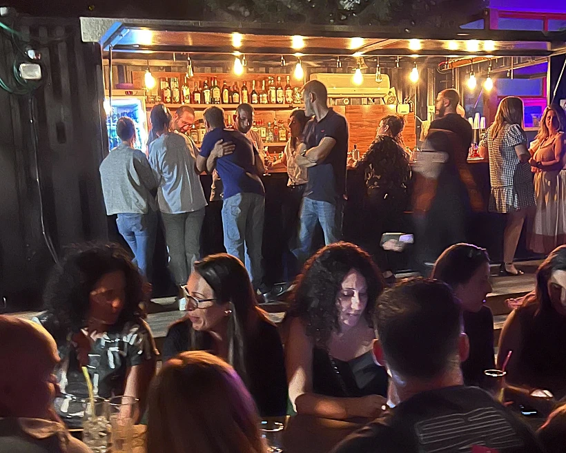 אלפא פאב – אלפי מנשה