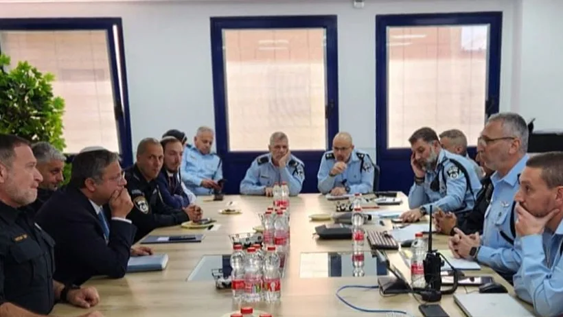 השר בן גביר עם צמרת המשטרה